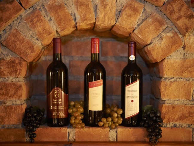 Gut sortierte Weine zu italienischen Spezialitäten